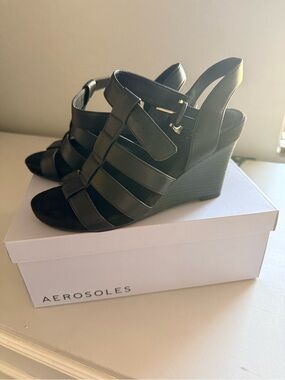 AEROSOLES Black Strappy Wedge Sandals with Slingback